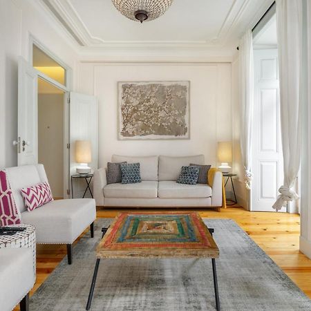 Whome Luxury Stay In Prime Location W/ Ac, Lift & Private Patio 리스본 외부 사진