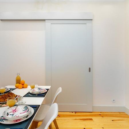 Whome Luxury Stay In Prime Location W/ Ac, Lift & Private Patio 리스본 외부 사진
