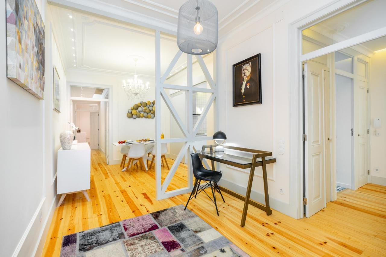 Whome Luxury Stay In Prime Location W/ Ac, Lift & Private Patio 리스본 외부 사진