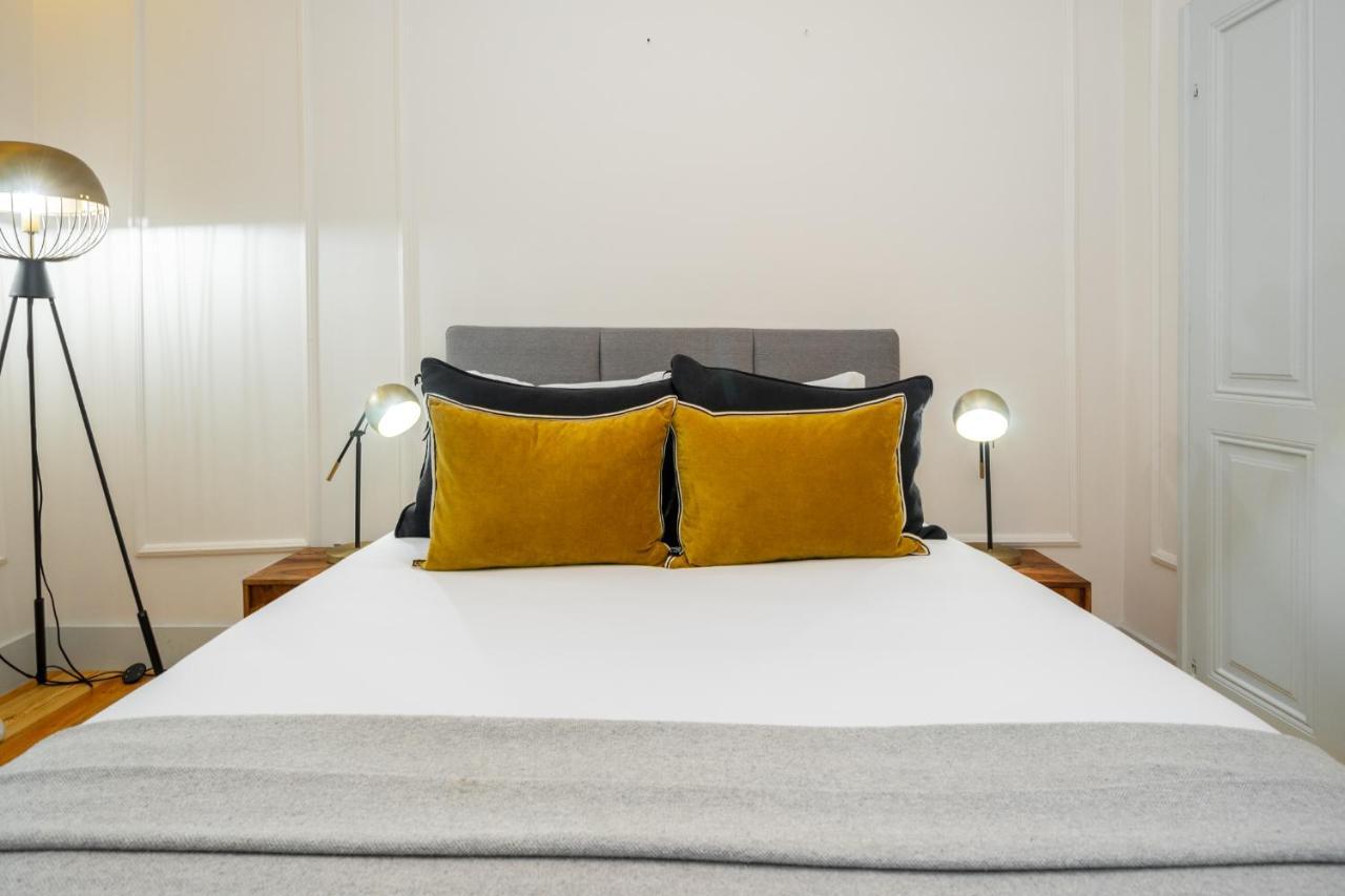 Whome Luxury Stay In Prime Location W/ Ac, Lift & Private Patio 리스본 외부 사진