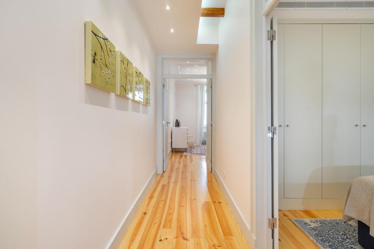 Whome Luxury Stay In Prime Location W/ Ac, Lift & Private Patio 리스본 외부 사진