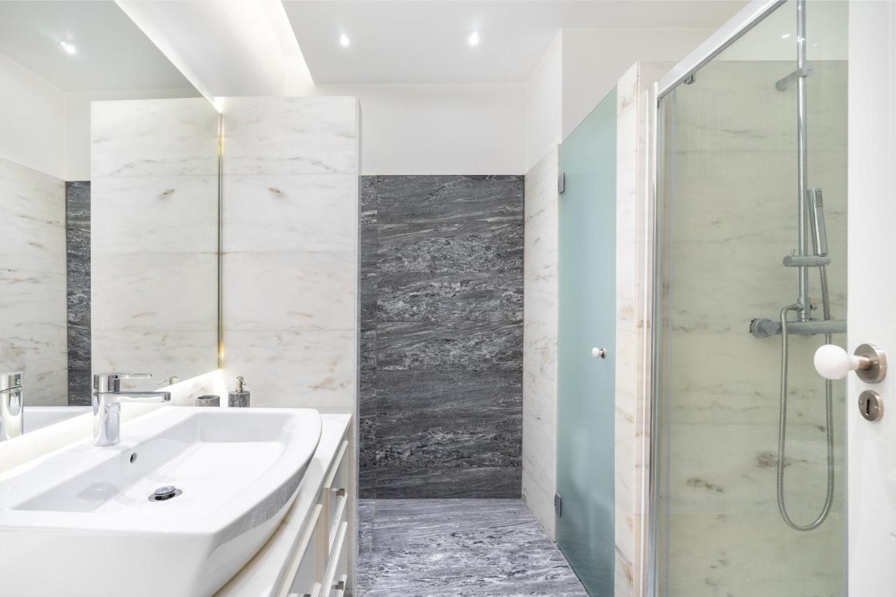 Whome Luxury Stay In Prime Location W/ Ac, Lift & Private Patio 리스본 외부 사진